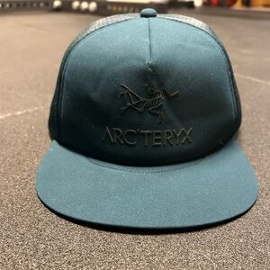 Arc’teryx hat